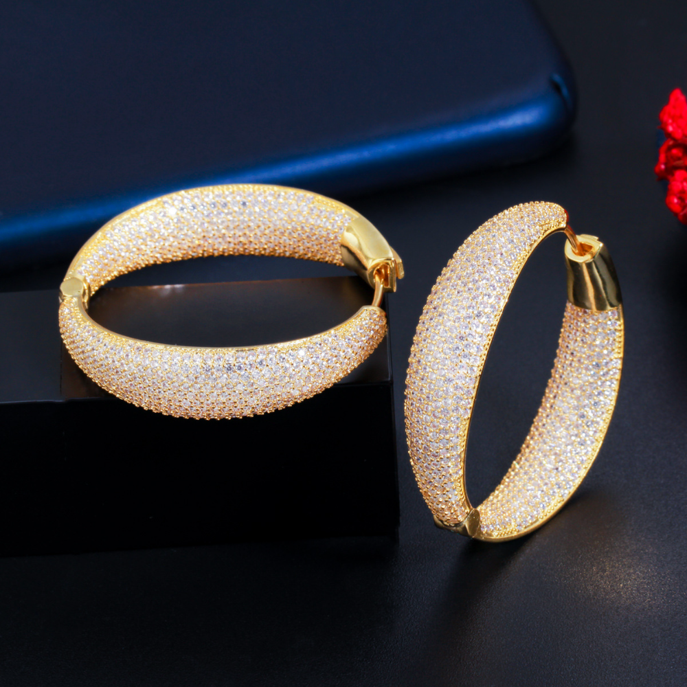 European and American minimalist round ear ring with micro-set sparkling diamonds and zirconium stones copper-plated gold fashionable earrings