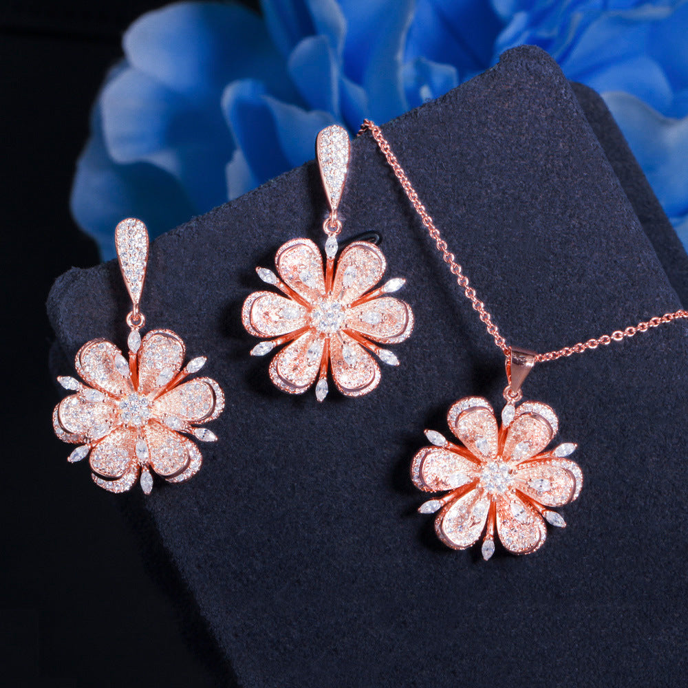 European and American minimalist diamond-set rose gold flower-shaped earrings pendant set - ultra-shiny zirconia women's accessories