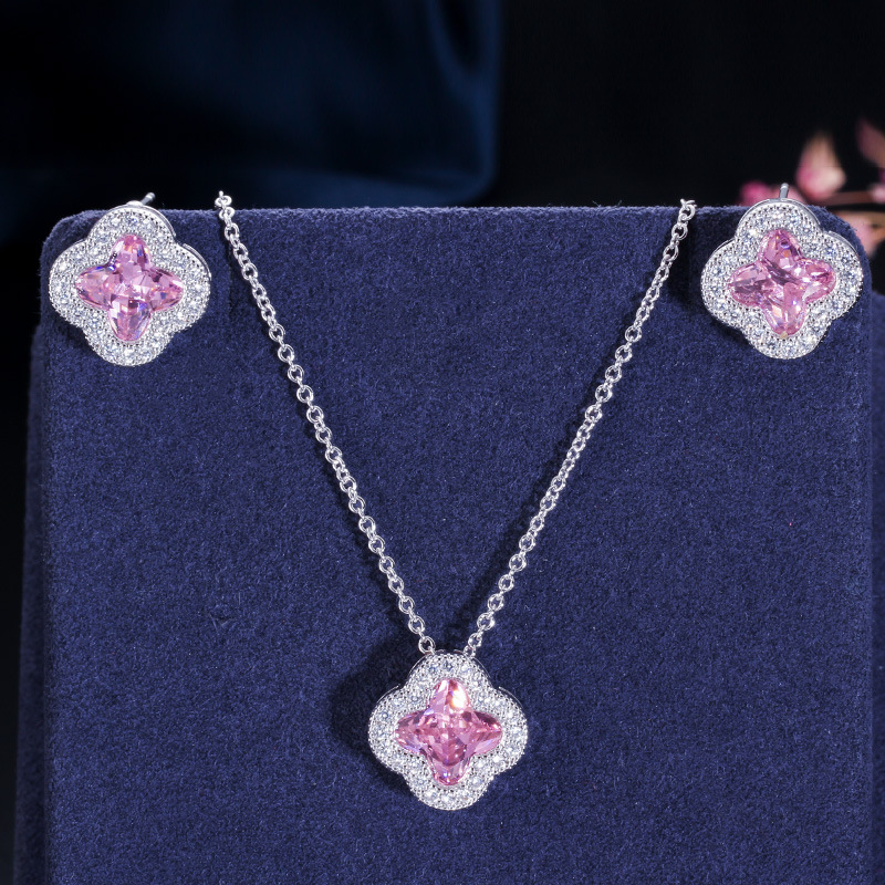 Korean version of micro-set zirconia pendant - Four-leaf clover necklace - Lucky grass accessory