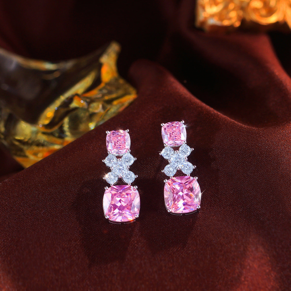 Luxury light and elegant, fresh and sweet, sparkling diamond princess pink square stud earrings for formal events Elegant party earrings with micro-set zirconia in pink color Earrings set with small diamonds