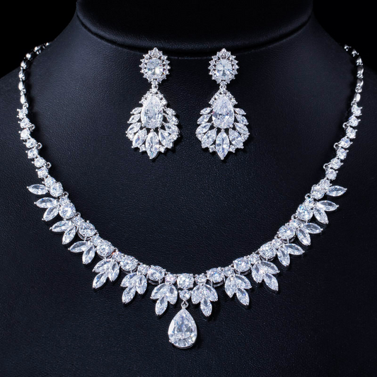 Two-piece set of high-end earrings and necklaces from Europe and America Zircon jewelry for evening gowns and wedding dresses