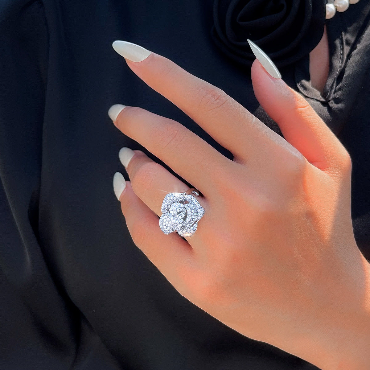 Three-dimensional camellia flower set with diamonds ring for the index finger of the female retro-style rose flower zircon jewelry accessory
