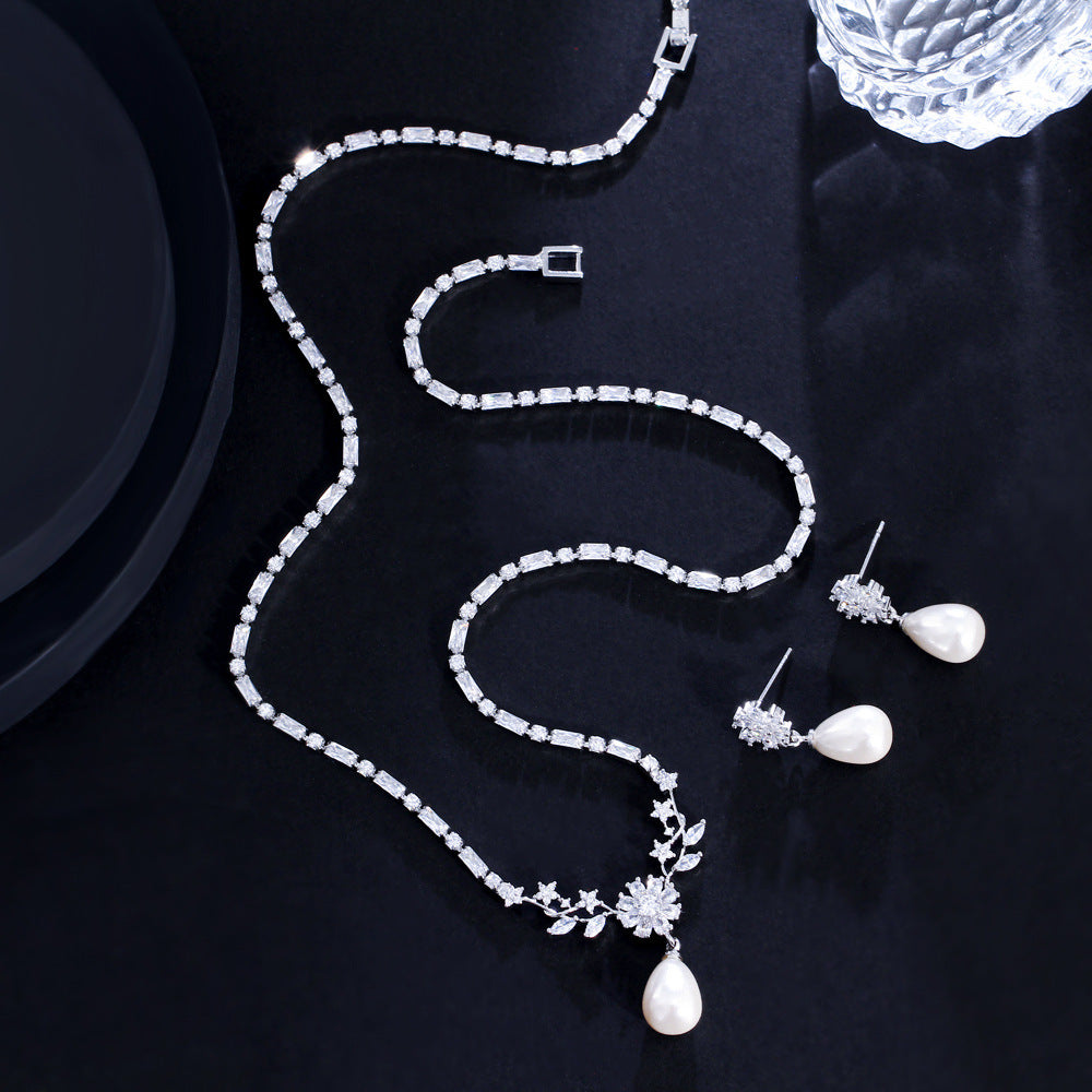 Korean version of light luxury minimalist niche design pearl collar chain with micro-set zirconia pearls and pearl earrings set. Set package