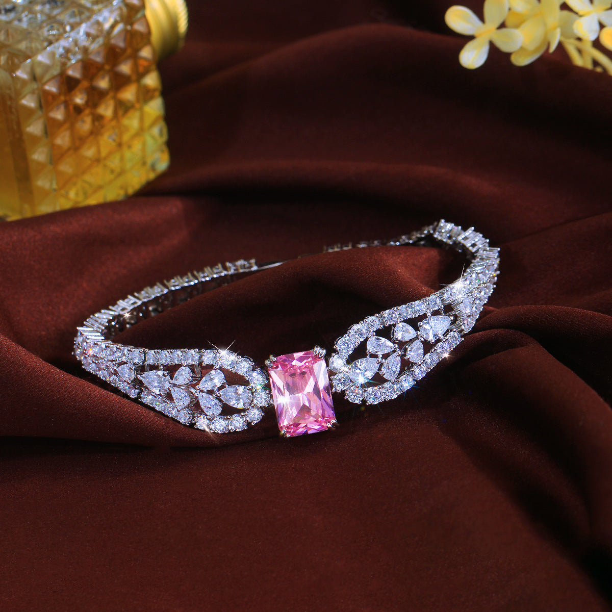 Princess pink diamond earbore hollowed-out minimalist luxury ins-style zircon bracelet sweet and versatile with elegant and sophisticated charm Handcrafted jewelry accessory