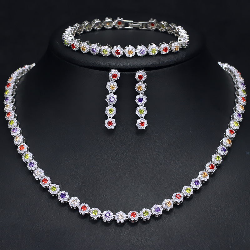 European and American elegant and stylish bridal set consisting of earrings necklace and bracelet. 3A zirconia and platinum necklace