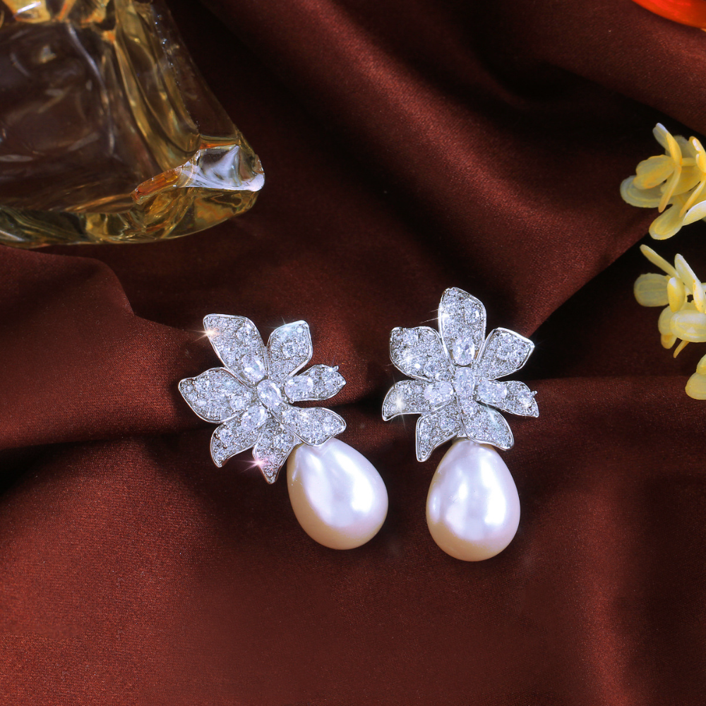 S925 silver needle new style zirconium flower pearl earrings - luxurious and exquisite high-end and sophisticated with a charming and versatile style for all occasions Ear pendants and earrings