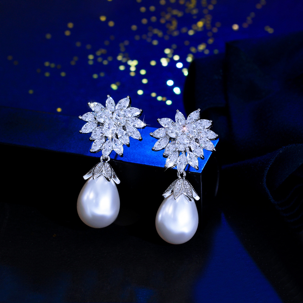 Luxury-sleek fashion snowflake pearl zirconia earrings - elegant ear ornaments for formal weddings and banquets, suitable for brides' gowns.