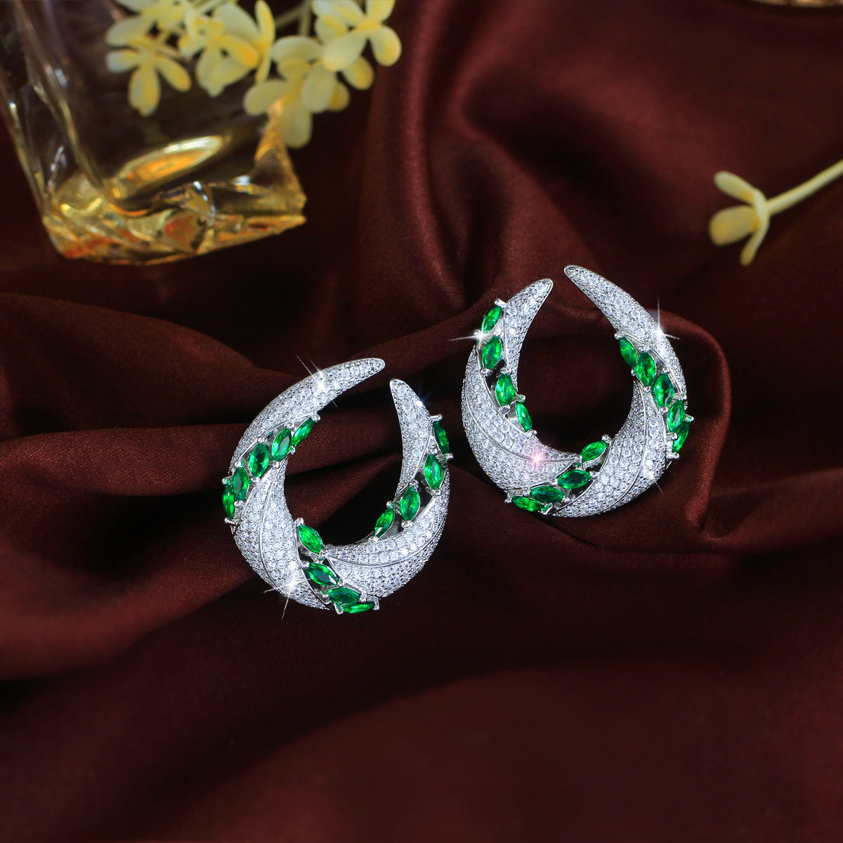 S925 silver needle fashion and luxury emerald-style subtle-set zirconia micro-set stud earrings with C-shaped ear hoop versatile for various occasions and perfect as an accessory