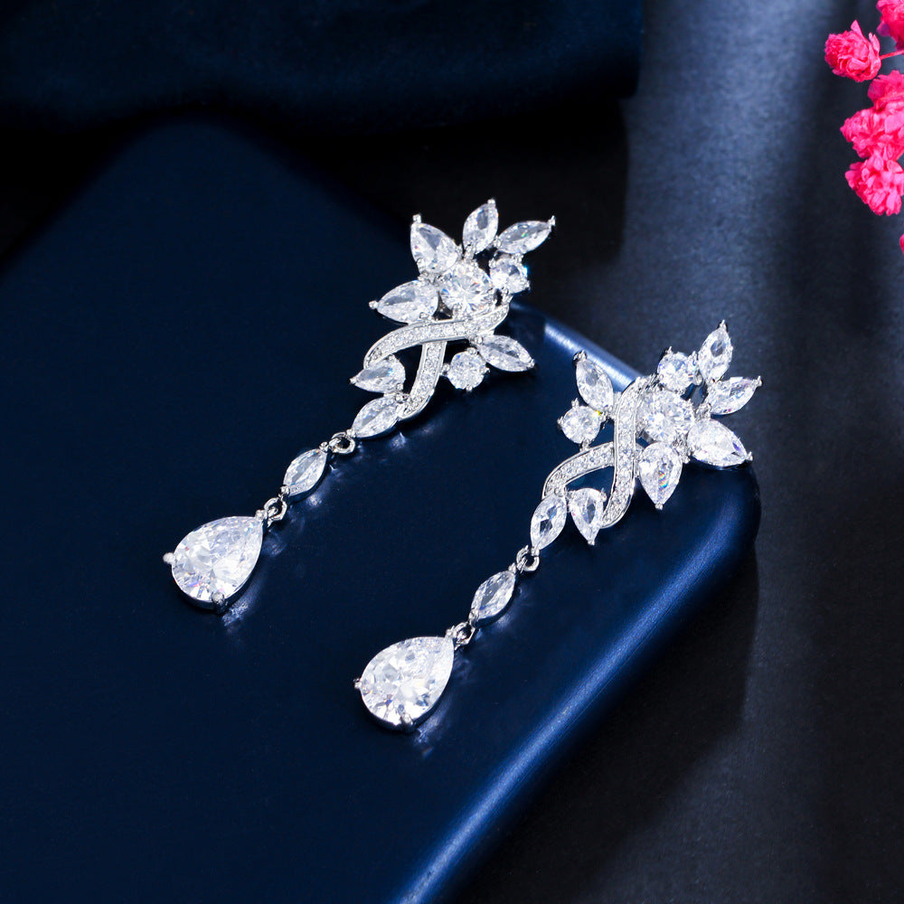 European style long luxurious leaf-shaped drop women's earrings with zircon gemstones