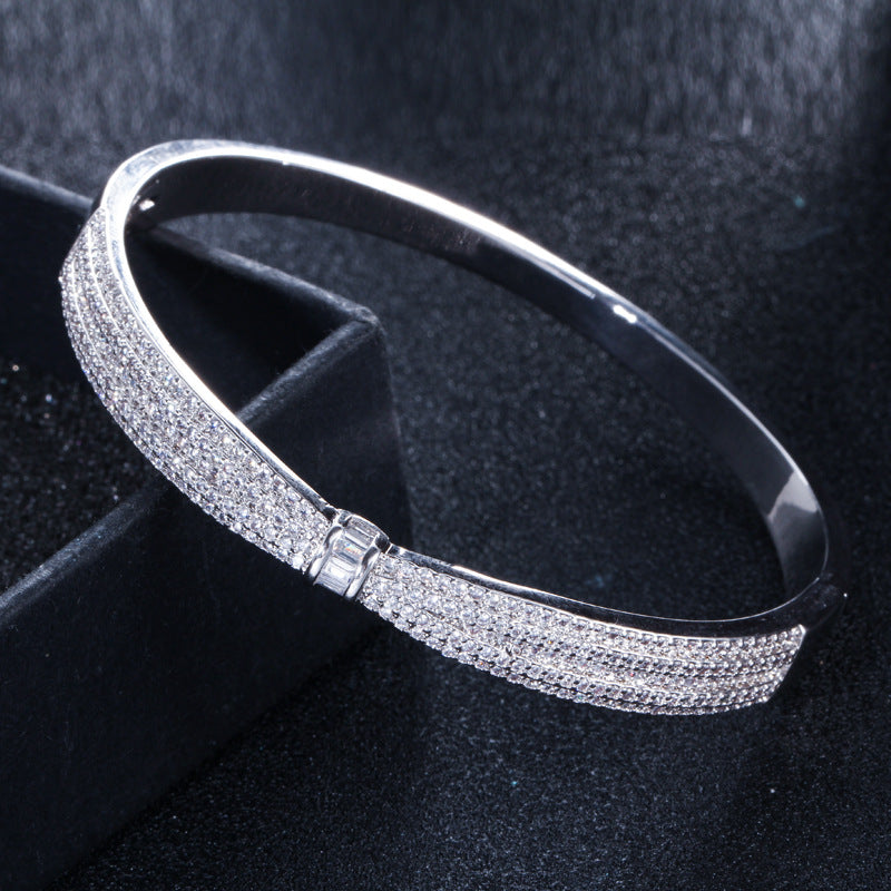 European and American minimalist bow-shaped zirconia bracelet fashionable and unique spring clasp wristband