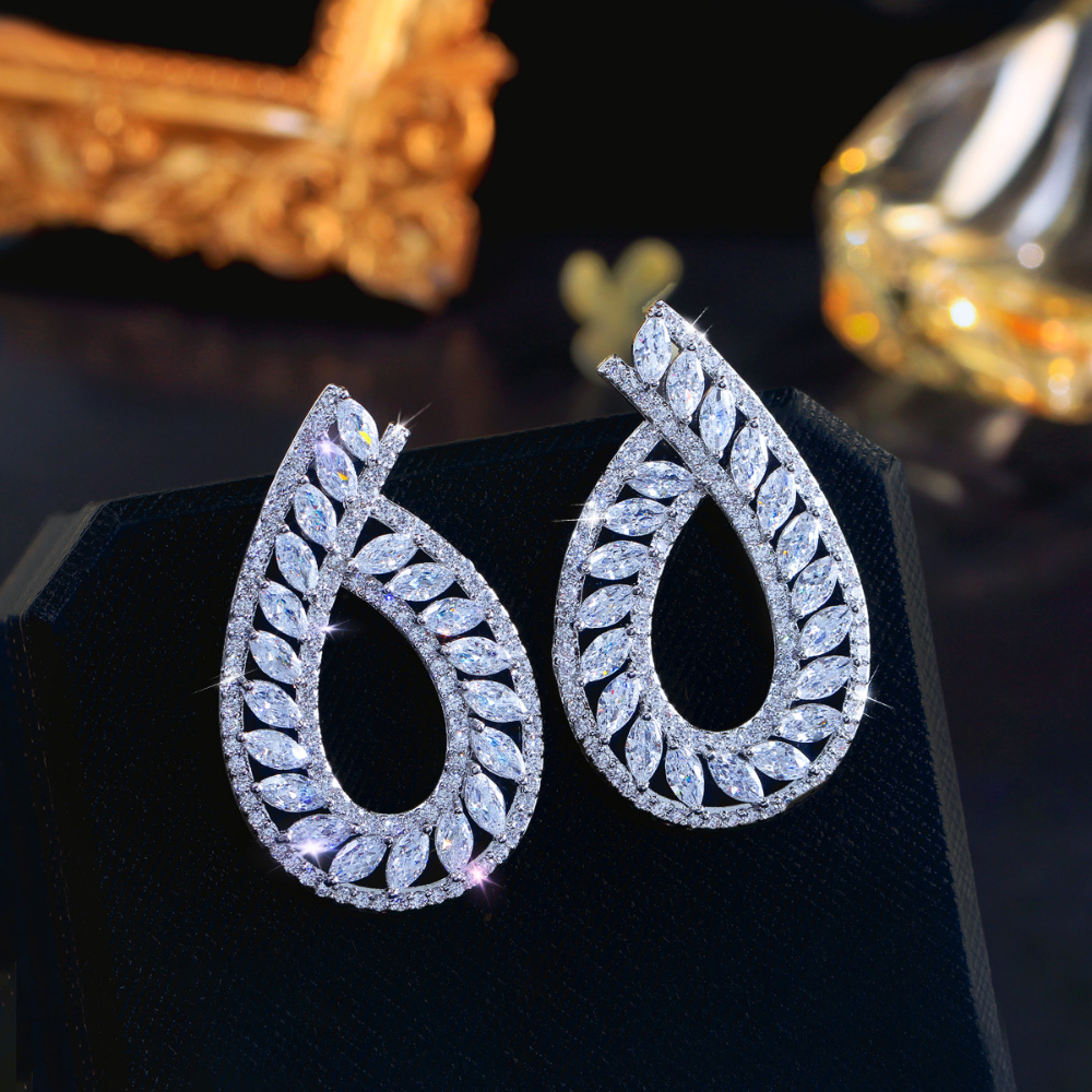 S925 silver needle classic geometric oval-shaped cut air-quality zirconia stud earrings with full diamonds U-shaped design fashionable ear pendants