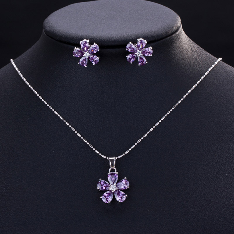 Newly launched bestseller - European and American fashionable jewelry small chain set - women's necklace and earrings set