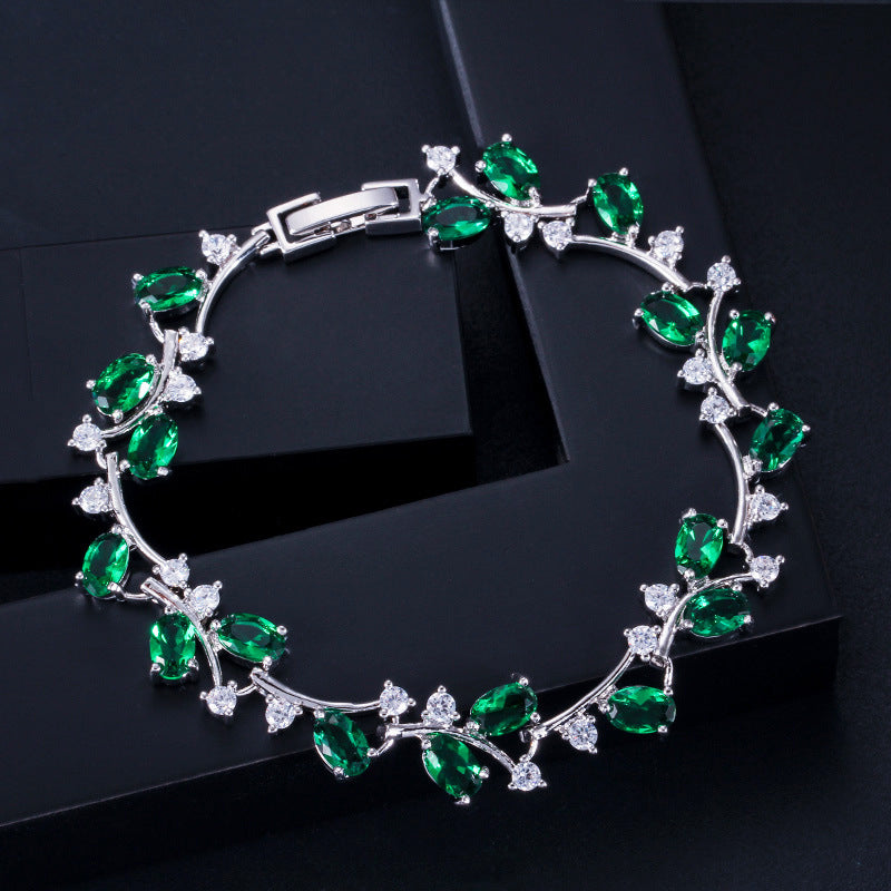 Fashionable and exquisite ladies' hand accessories - a shining AAA zircon hand chain with genuine gold electroplating