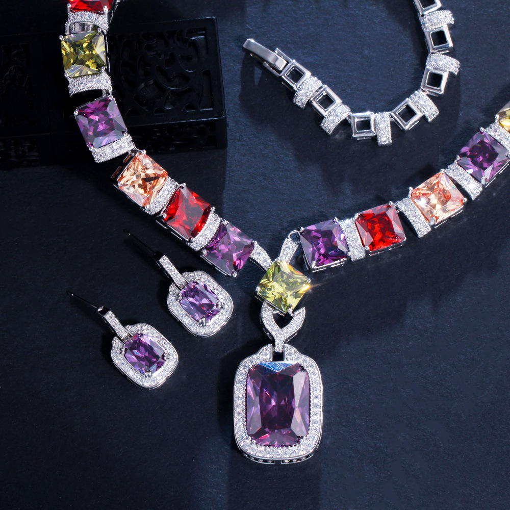 European and American bride's color zircon necklace and earrings set - two pieces. Wedding dress accessory that suits any occasion Elegant ear studs for banquets. Set chain