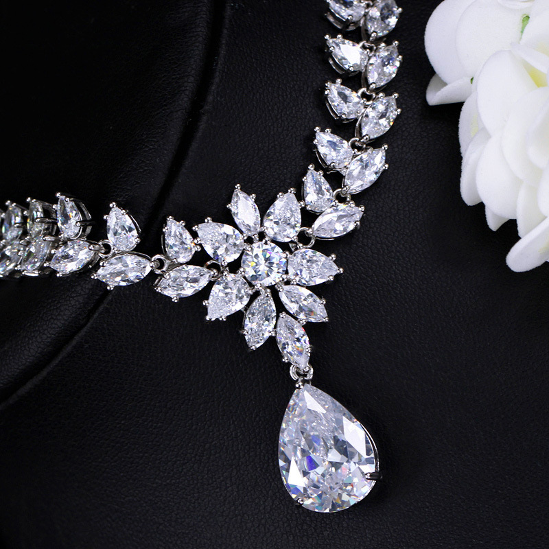 European and American 3A Zircon Set - Ultra-Shimmer Wedding Party Accessories - Earrings and Necklace Set