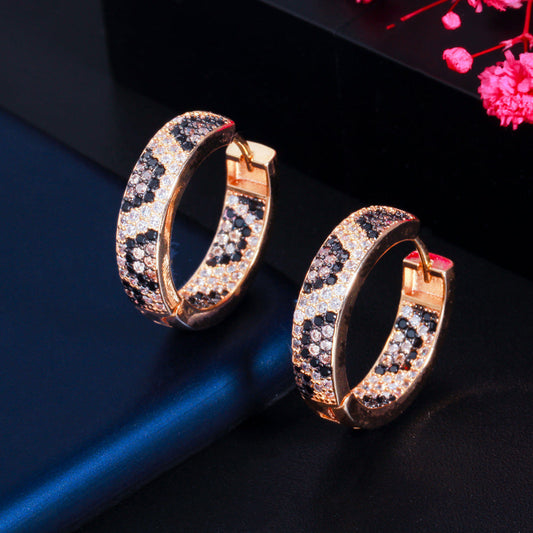 Best-selling new gold-plated leopard-print ear cuffs with tiny zirconia inlays Trendy ear accessories in batch of golden ear clasps
