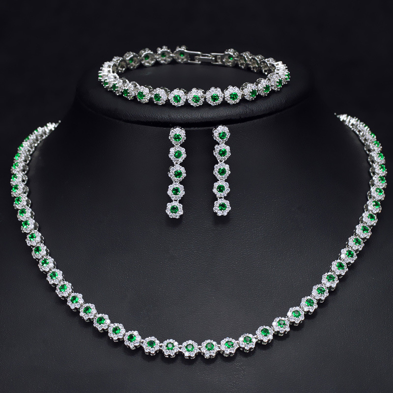 European and American elegant and stylish bridal set consisting of earrings necklace and bracelet. 3A zirconia and platinum necklace