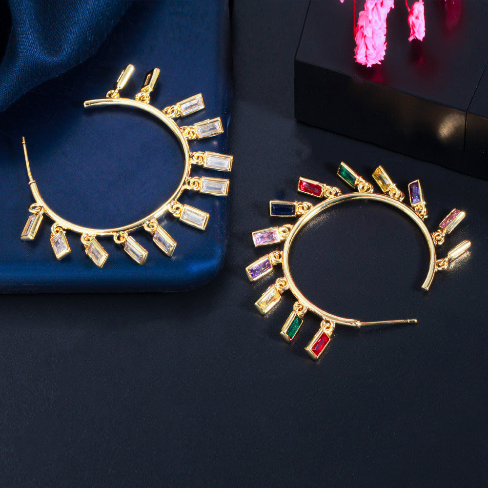 European and American fashionable jewelry - colorful zirconia geometric-shaped earrings stylish and unique copper-plated 18K gold C-shaped earrings