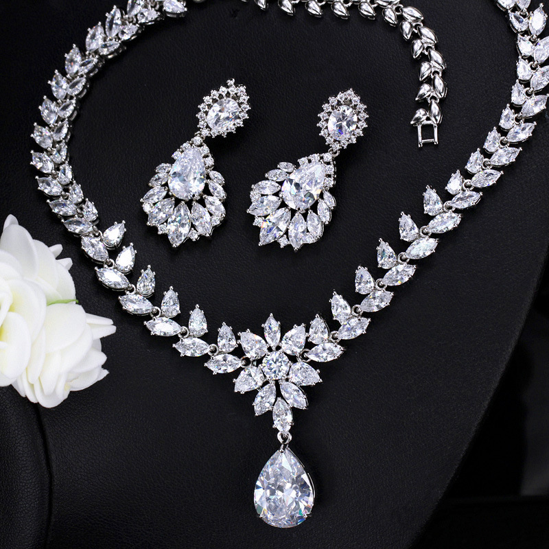 European and American 3A Zircon Set - Ultra-Shimmer Wedding Party Accessories - Earrings and Necklace Set