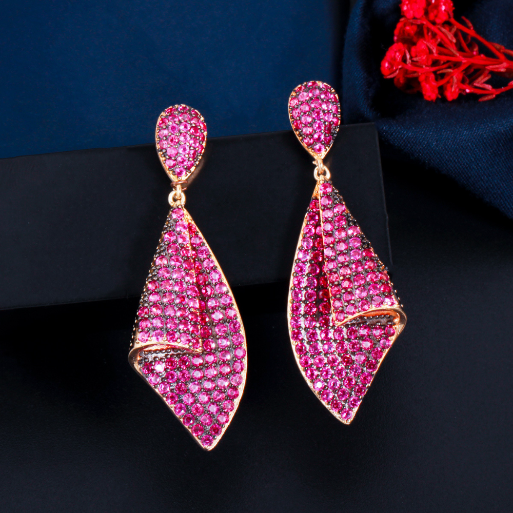European and American creative micro-set zirconia geometric shape S925 silver needle petal earrings elegant and refined jewelry pieces