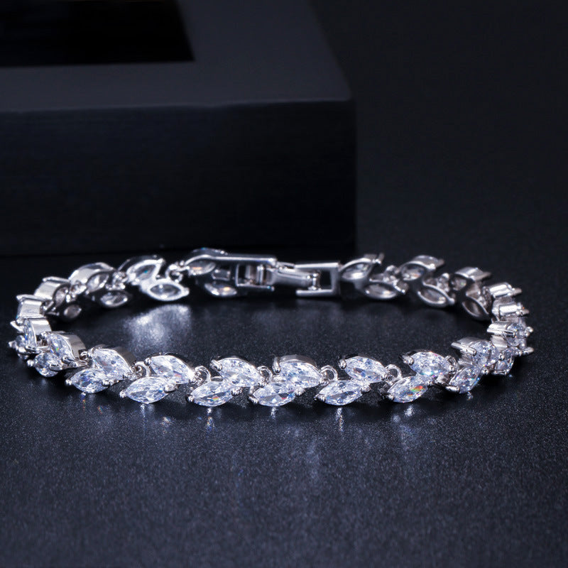Korean-style elegant wedding dress and accessories set with high-end AAA zirconium stones (four pieces) for brides