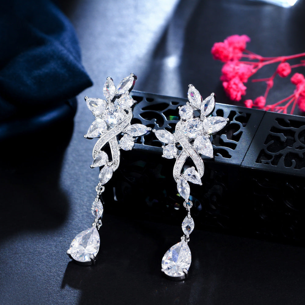 European style long luxurious leaf-shaped drop women's earrings with zircon gemstones