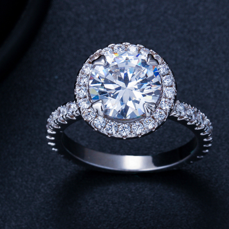 Best-selling bridal party accessories. Micro-set round zirconia ring. Elegant and noble