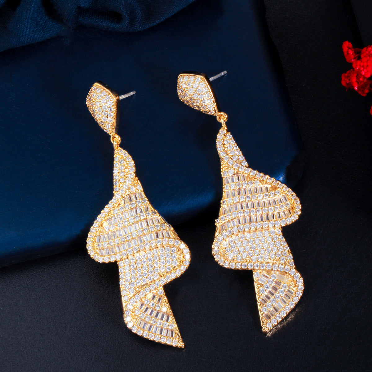 S925 silver needle style European geometric spiral-shaped earrings featuring glittering micro-set zirconia a unique long-length earpiece accessory