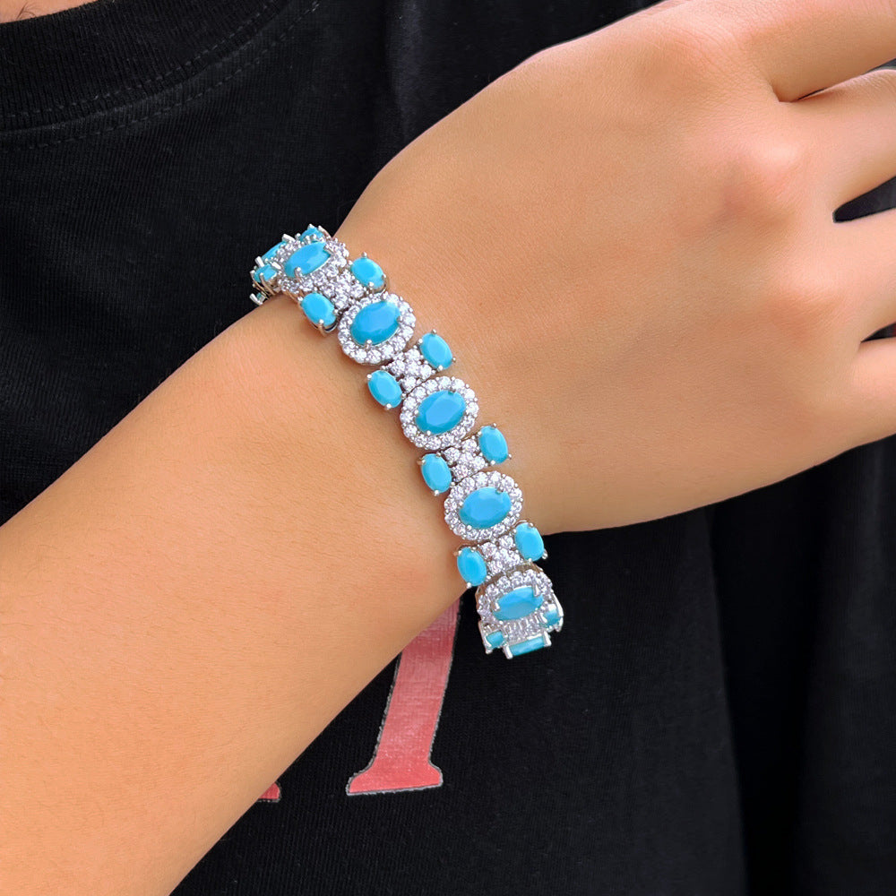Versatile green turquoise bracelet with subtle inlaid zirconia - fashionable jewelry with a touch of design