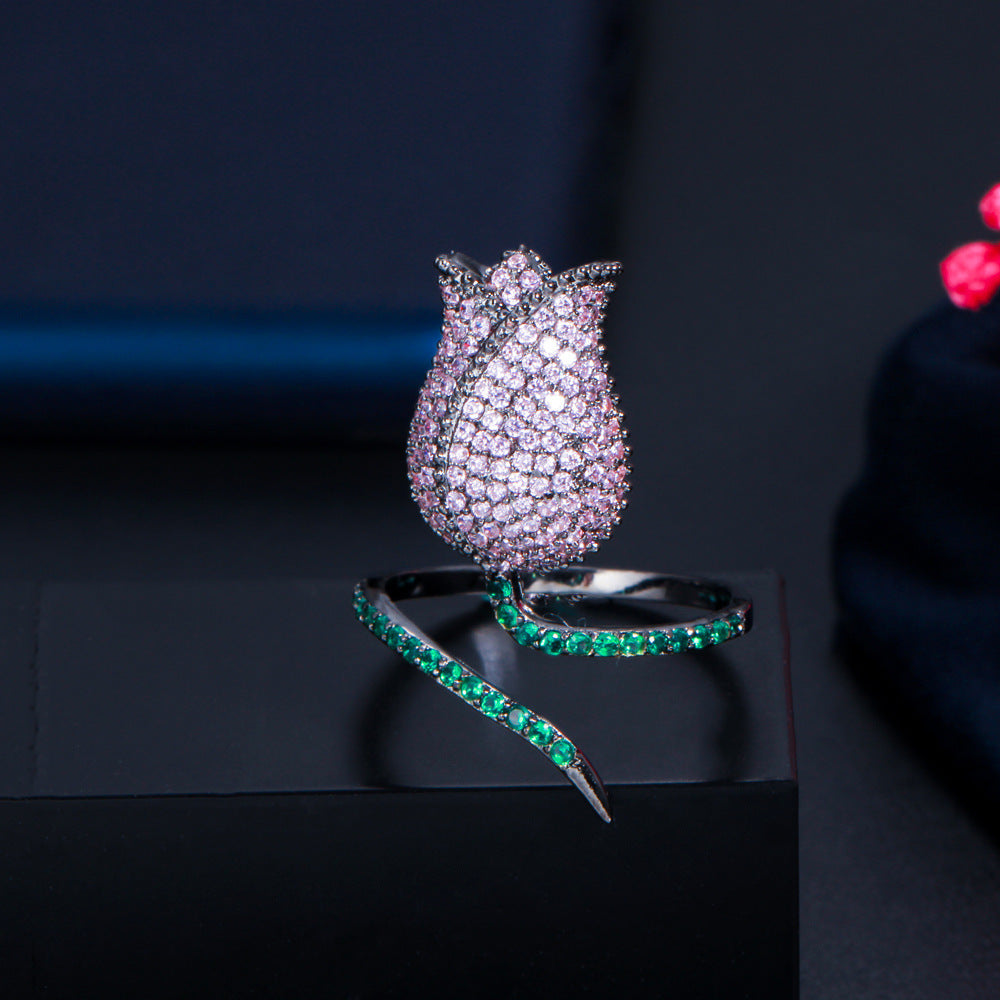 Luxury-luxurious three-dimensional tulip flower trendy finger ring with micro-set zirconia rose flower design finger ring
