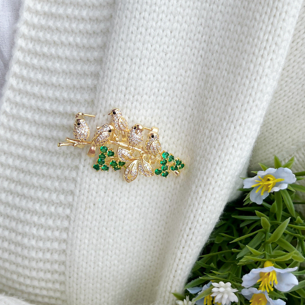 Chinese-style bird, flower and fragrance brooch with tiny inlaid zirconia happy magpie brooch delicate flower and bird headpiece matching for a cheongsam and western accessories
