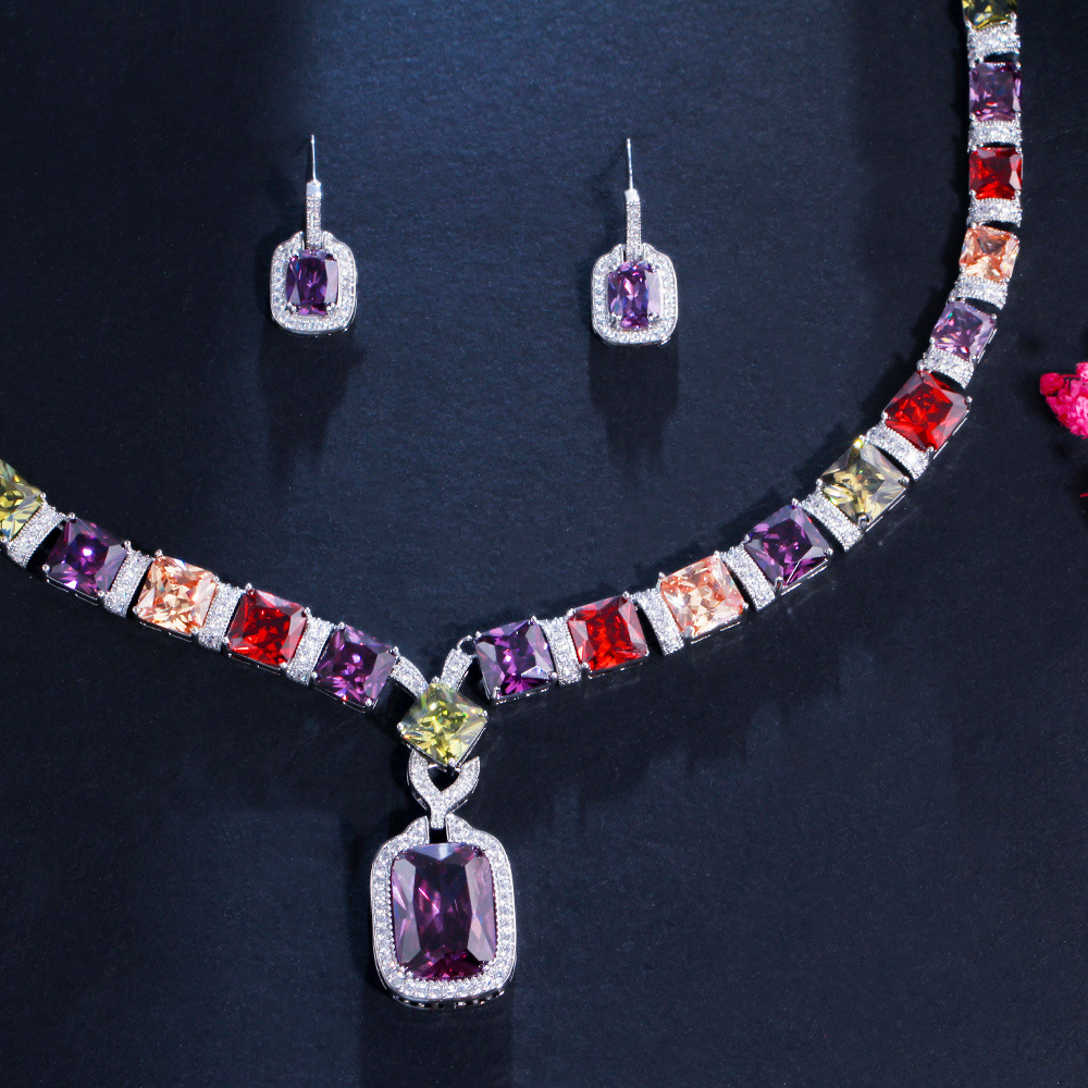 European and American bride's color zircon necklace and earrings set - two pieces. Wedding dress accessory that suits any occasion Elegant ear studs for banquets. Set chain