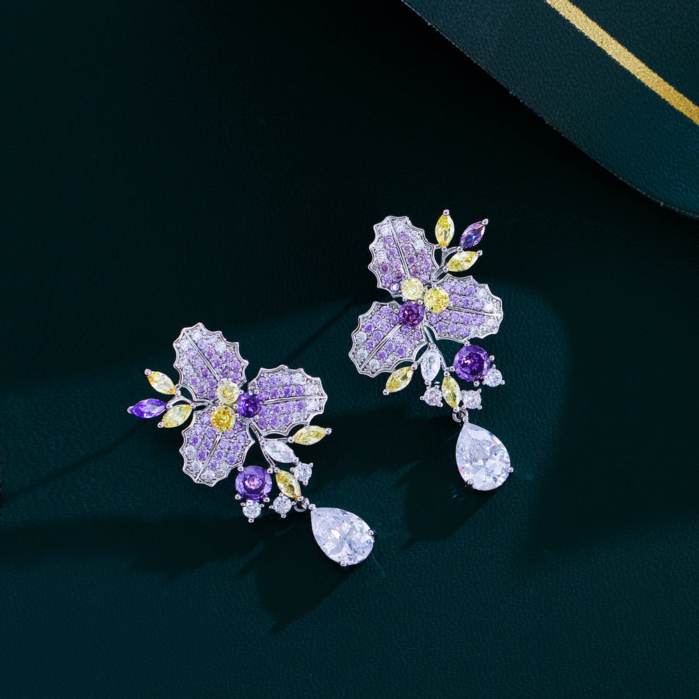 French-style minimalist luxury fashion-inspired design floral diamond-studded drop-shaped earrings dazzling zirconia earrings set