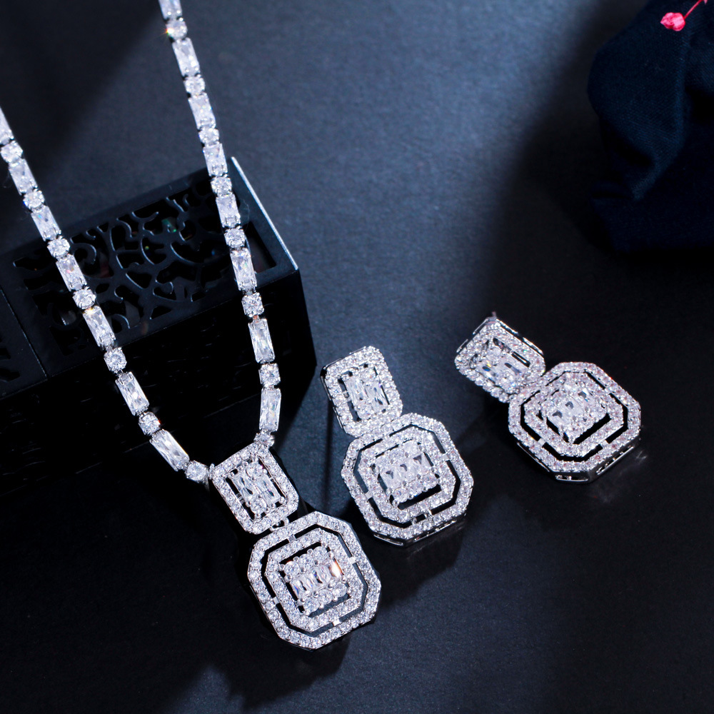 Retro minimalist style square zirconia stud earrings and necklace set chain Lightly luxurious and niche design bridal gown set