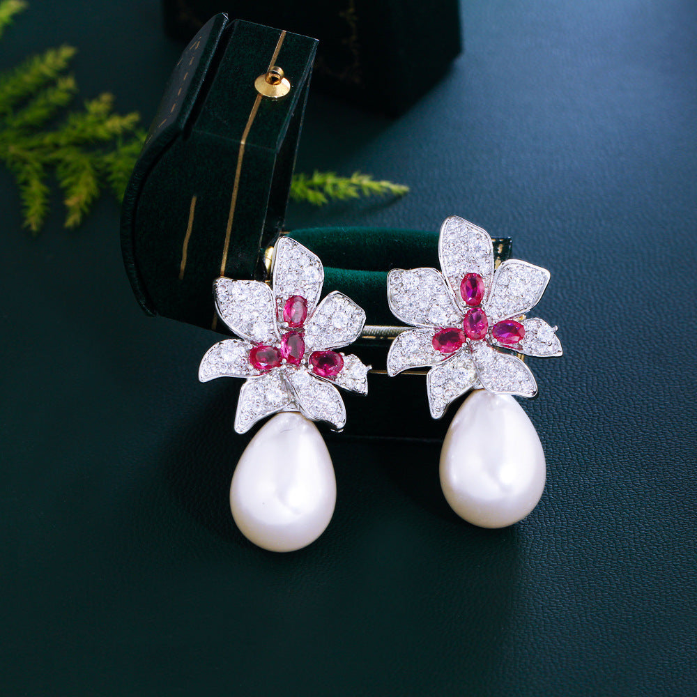 Luxury-sleek and sweet zircon flower and pearl earrings made of S925 silver with an elegant and sophisticated touch suitable for high-class ladies and versatile accessories