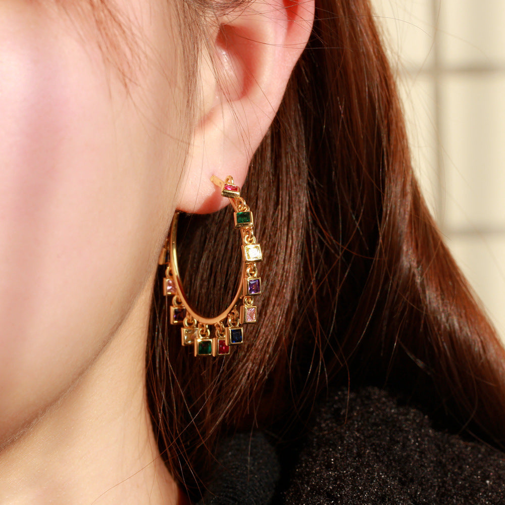 Best-selling new gold-plated leopard-print ear cuffs with tiny zirconia inlays Trendy ear accessories in batch of golden ear clasps