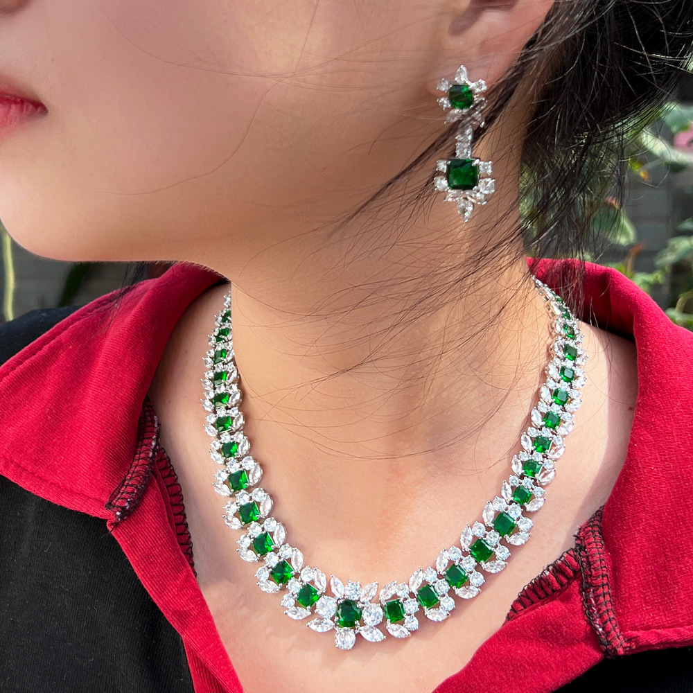 European and American haute couture style luxurious emerald and zircon bracelet for formal event dress accessories fully set with diamonds necklace and earrings set