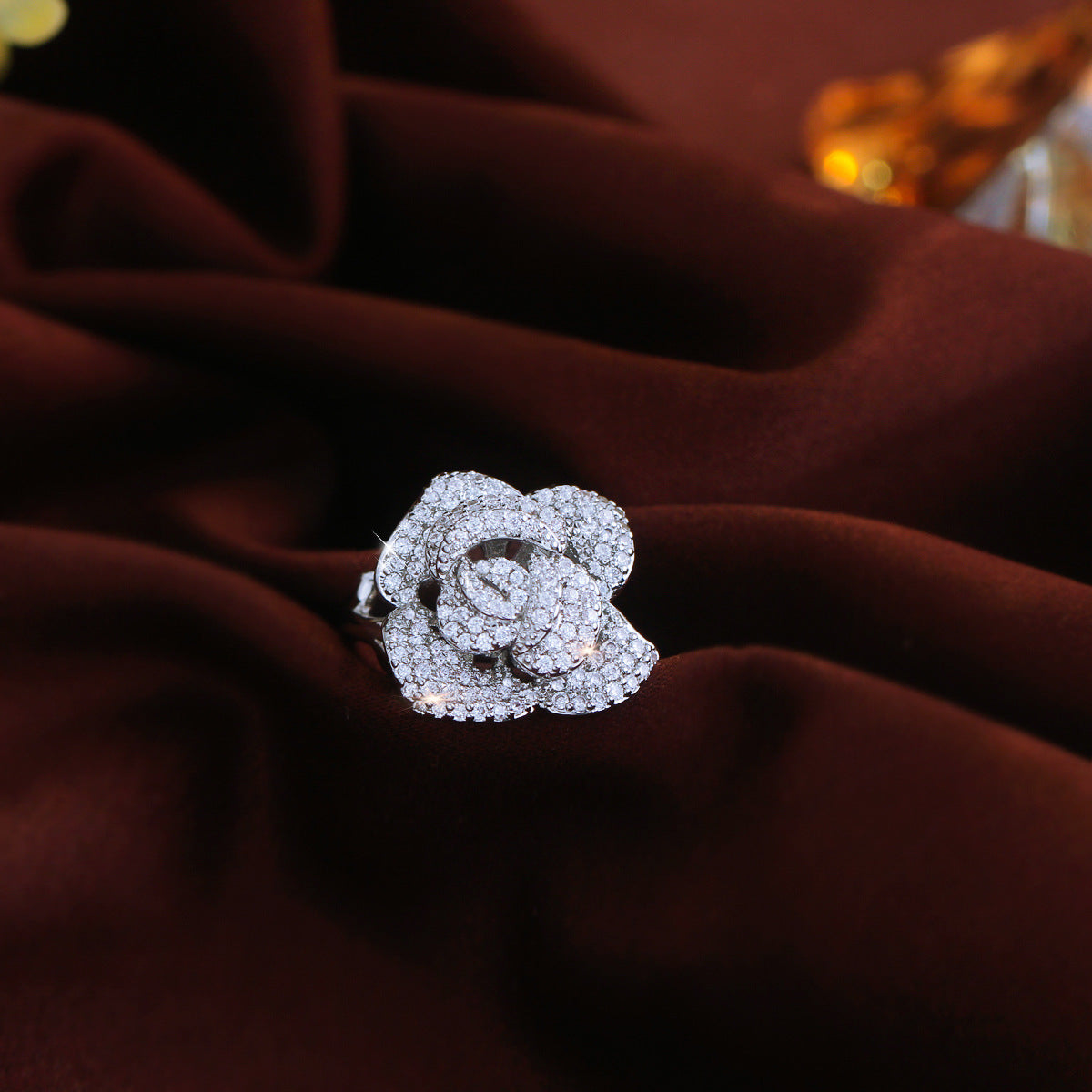 Three-dimensional camellia flower set with diamonds ring for the index finger of the female retro-style rose flower zircon jewelry accessory
