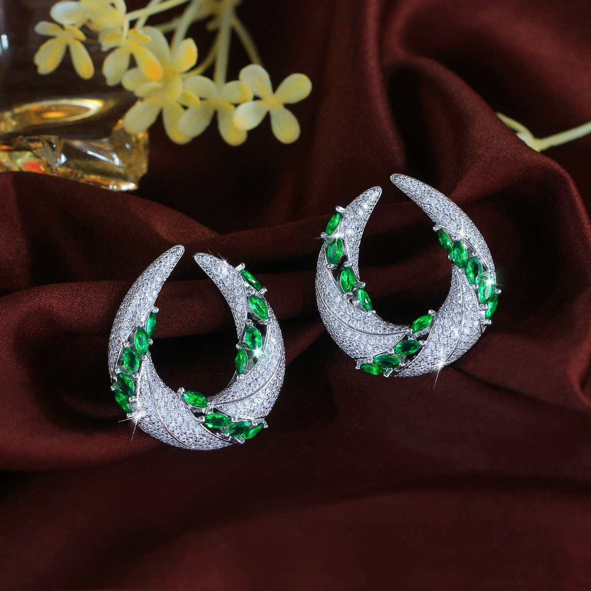 S925 silver needle fashion and luxury emerald-style subtle-set zirconia micro-set stud earrings with C-shaped ear hoop versatile for various occasions and perfect as an accessory