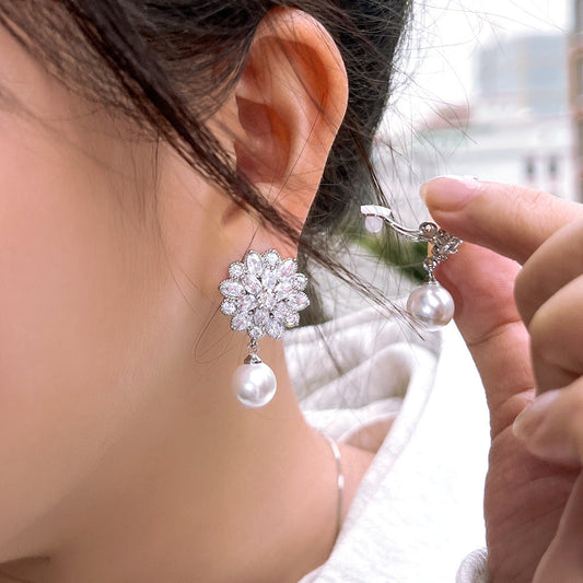 Korean version pearl flower glitter zirconia ear clips - fashionable and light-hearted women's ear accessories