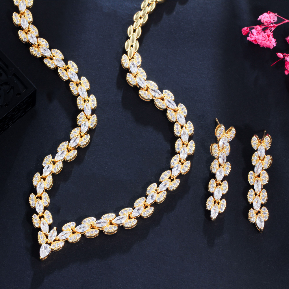 Korean version of classic and simple jewelry set for necklaces and earrings - stylish and versatile bridal necklace set chain
