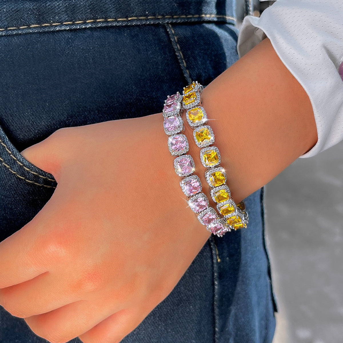 Fashionable and luxurious square sugar-shaped diamond-zirconia bracelet for women featuring unique style and versatile compatibility high-end evening dress jewelry item