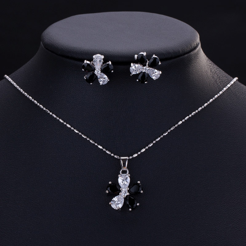 Newly launched bestseller - European and American fashionable jewelry small chain set - women's necklace and earrings set