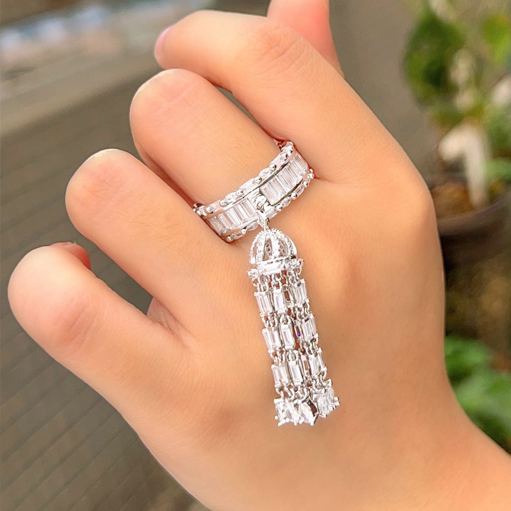 Designer Ins series full-diamond fringed ultra-gorgeous ring with three-dimensional micro-set zirconia hollow design unique personalized finger ring accessory