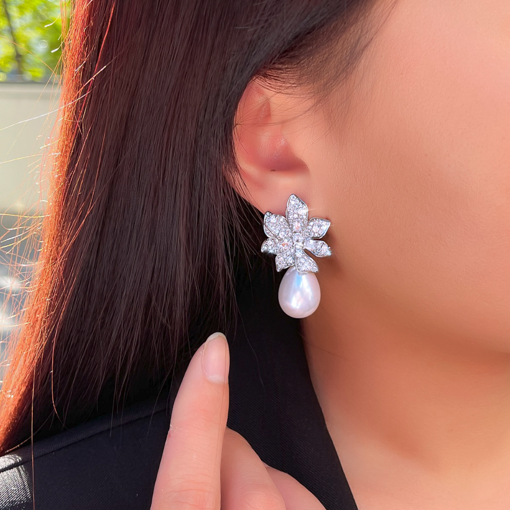 S925 silver needle new style zirconium flower pearl earrings - luxurious and exquisite high-end and sophisticated with a charming and versatile style for all occasions Ear pendants and earrings