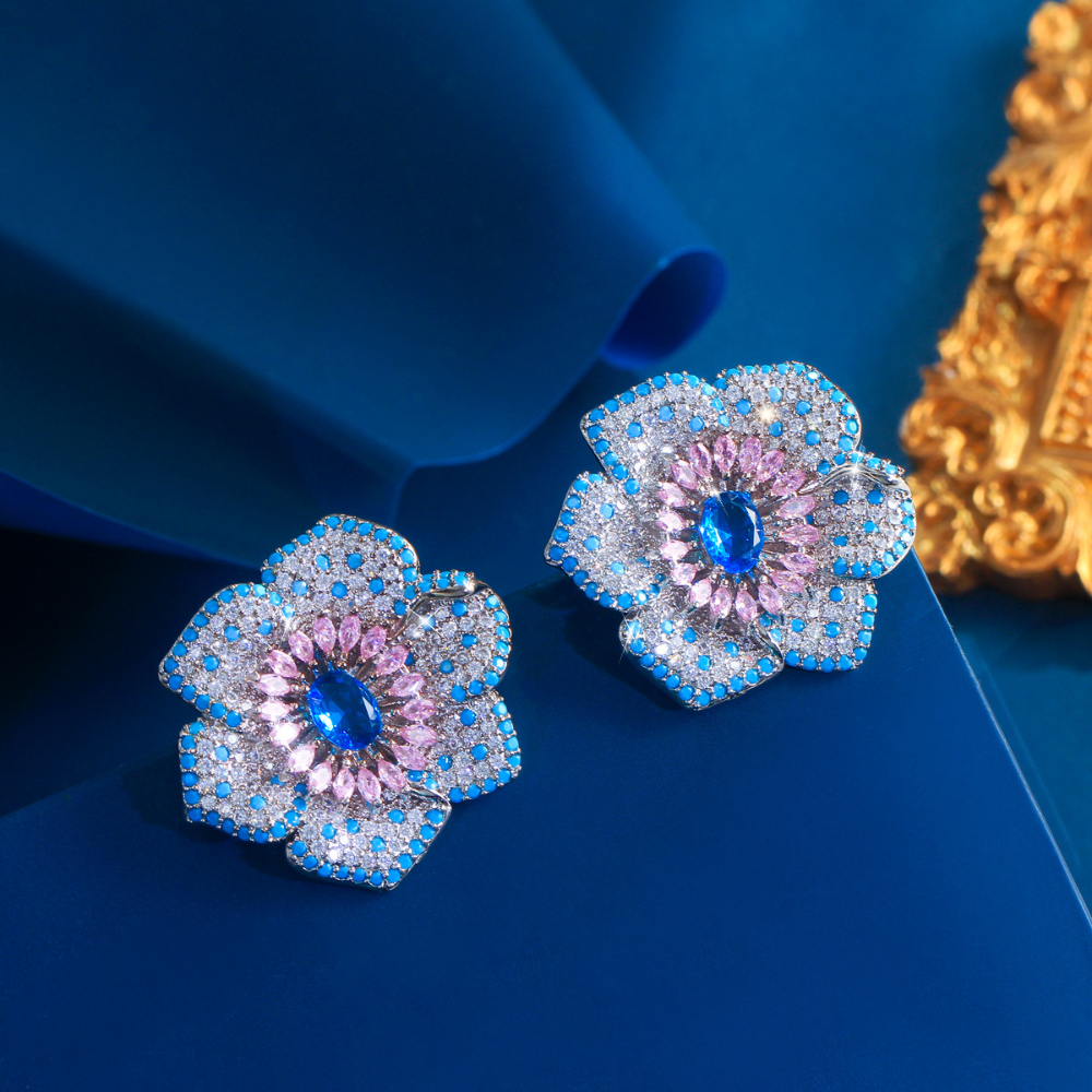 Luxurious and elegant three-dimensional flower-shaped micro-set with zirconia high-end ear stud earrings in S925 silver with an elegant turquoise pendant