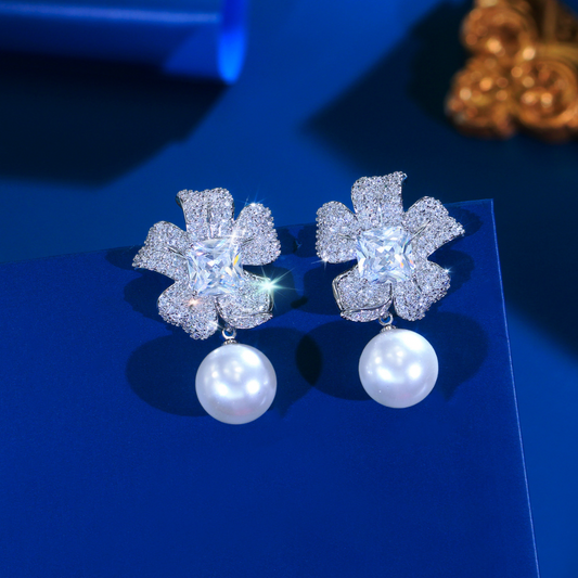 S925 silver needle-shaped floral pearl earrings - elegant and luxurious ear studs for women with a unique small design and grand appearance