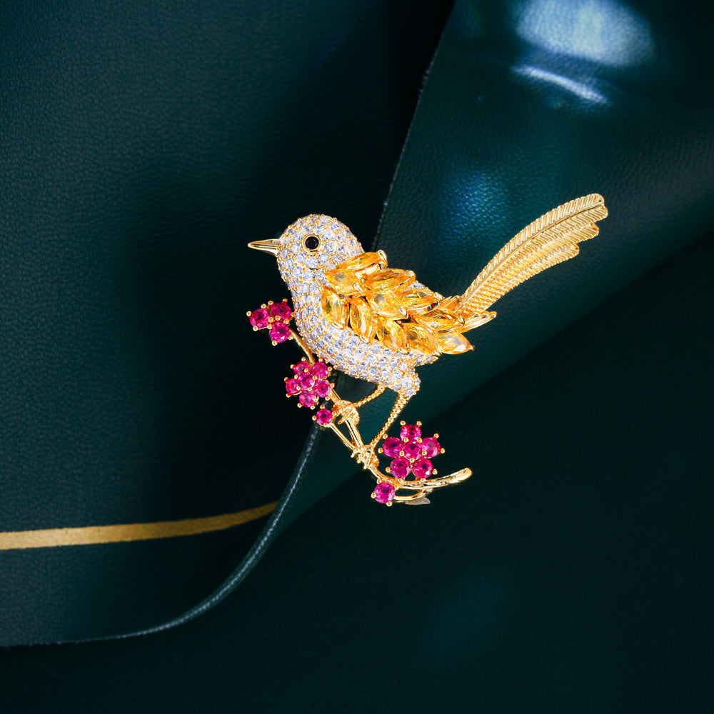 Chinese style festive smile colorful zircon brooch lively and cute the shape of a magpie or a bird a piece of clothing accessory