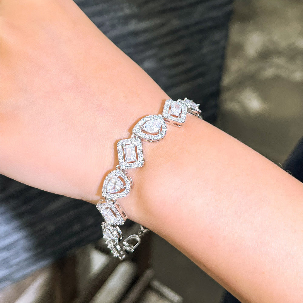 Korean version of niche design luxury minimalist diamond-encrusted irregular bracelet classic teardrop-shaped ice sugar hand accessory
