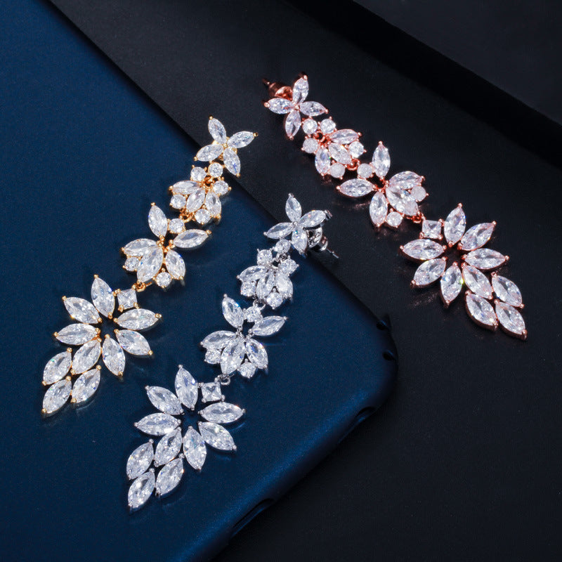 European and American fashion long fringed leaf earrings Imported goods AAA quality zircon earrings Wedding accessories